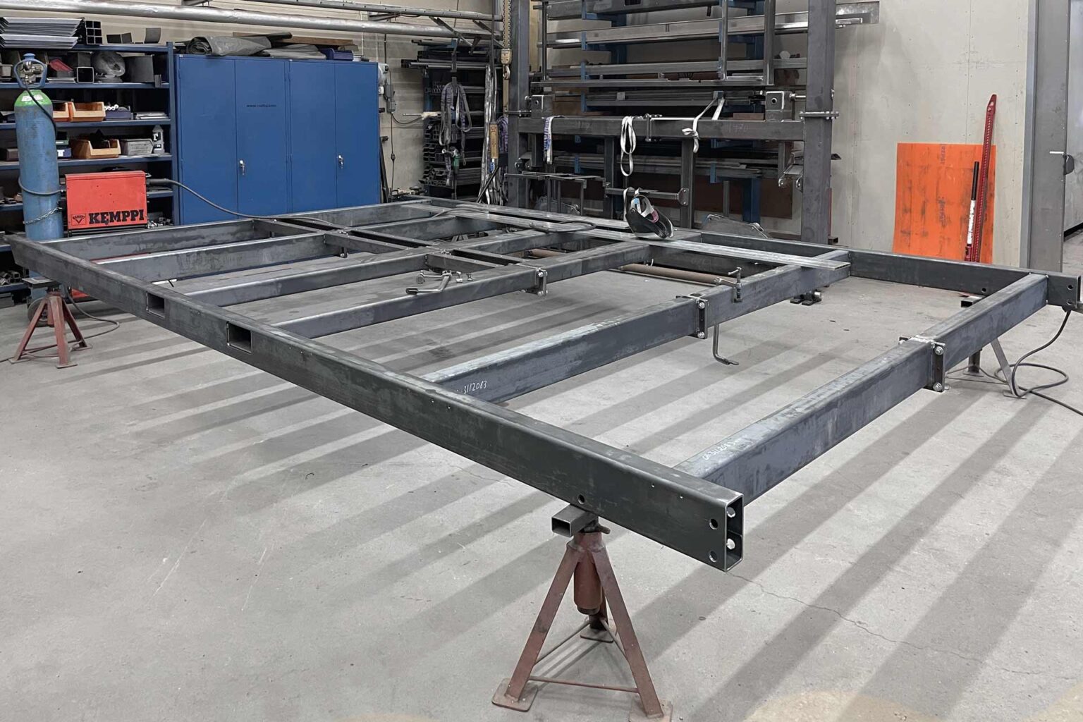 The importance of steel frames for quiet operation, stability, and durability.